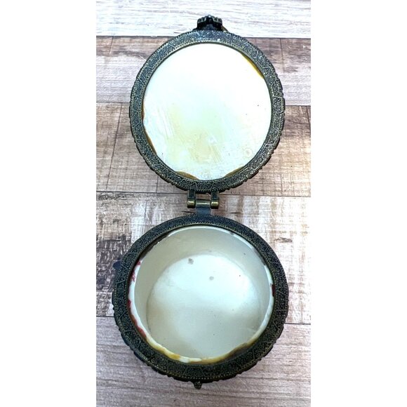 Decorative Boot-Themed Trinket Box With Hinged Lid & Lace Detailing - Picture 5 of 5